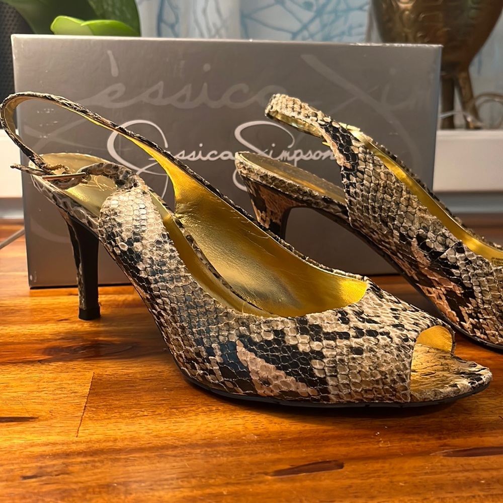 Slingback, peep toe, animal print heels, size 10